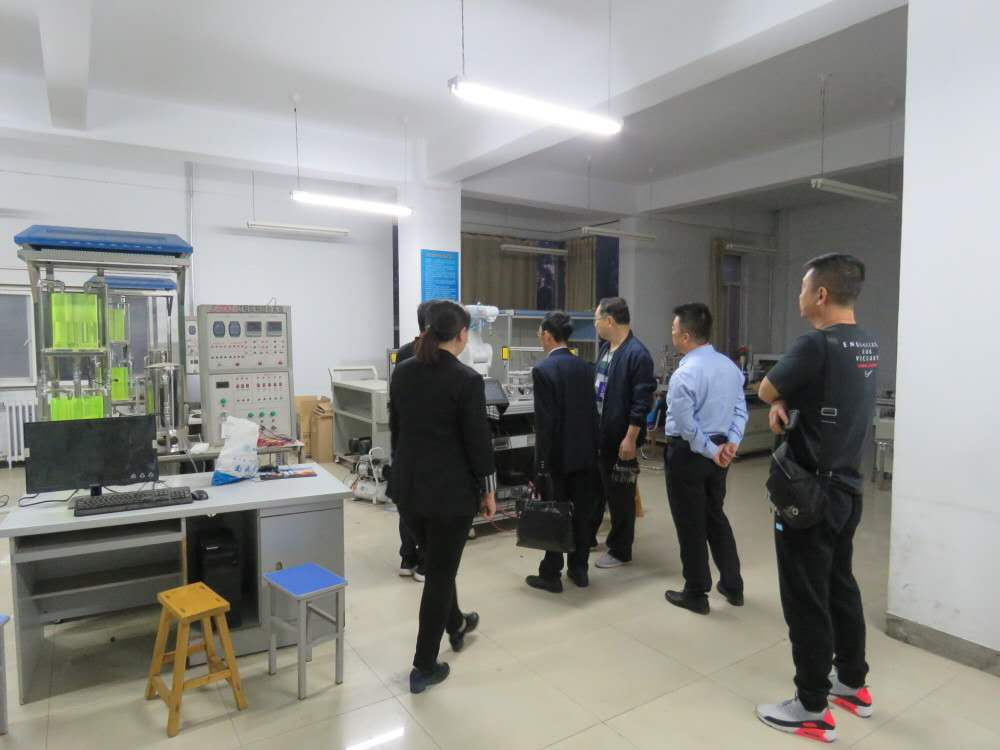 我院召开校友座谈交流会3.png